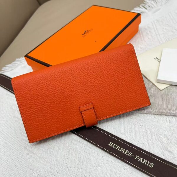 HERMES，エルメスの縦型ウォレット